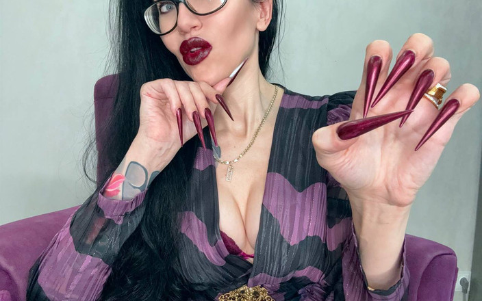 Julia domaina: Nová barva Dlouhé nehty, Ostré jehlové podpatky, Sání dlouhých prstů...