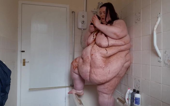 SSBBW Lady Brads: Ssbbw body covered in chocolate sauce in shower