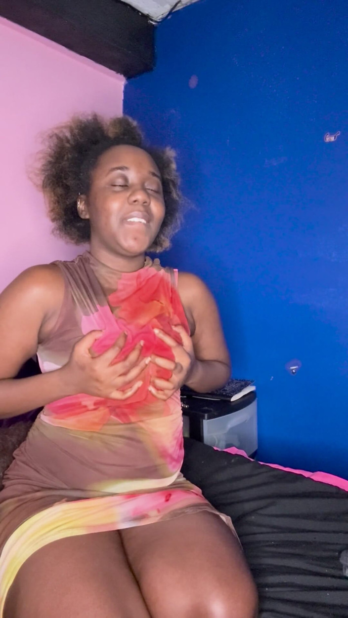 ALLIYAH ALECIA: Romig poesje voor Verjaardag!!