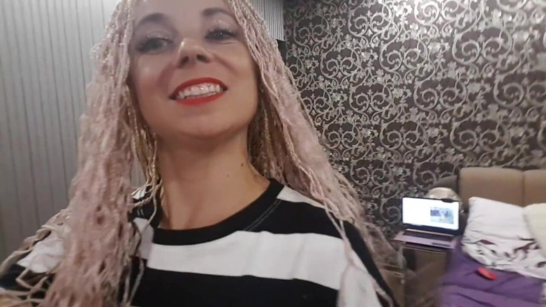 LarisaCum: Look at my new pigtails and my sexy red lipstick
