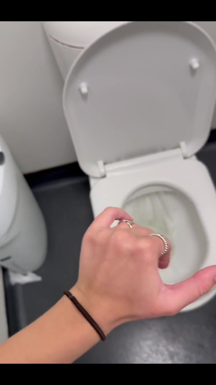 Tiffstreatsxoxo: Peeing After Climbing