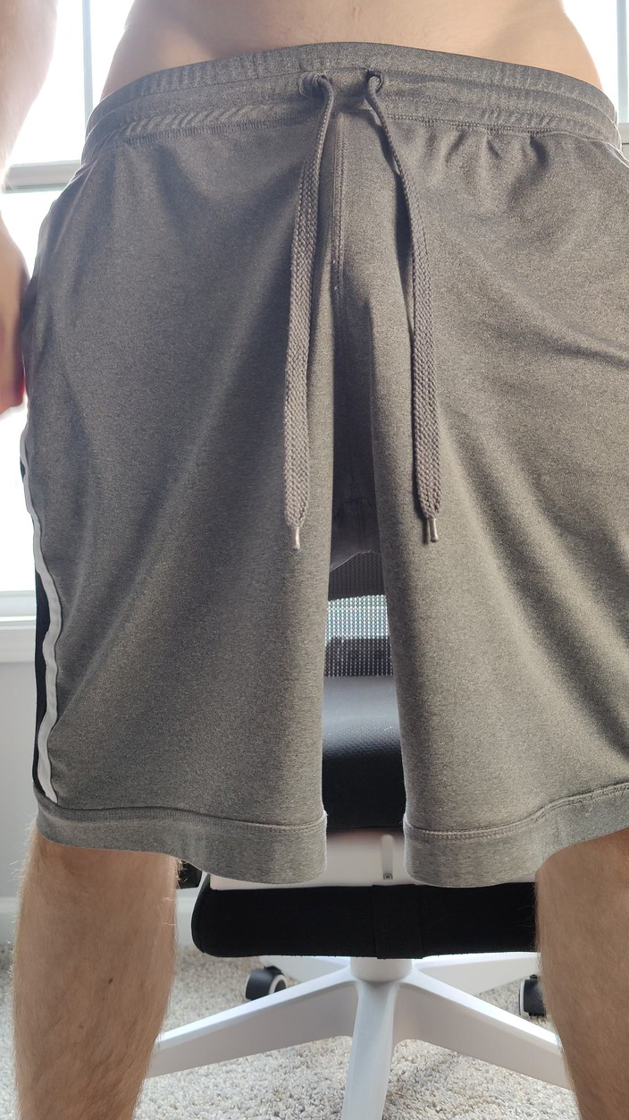 Albino Adonis: Première vidéo en solo