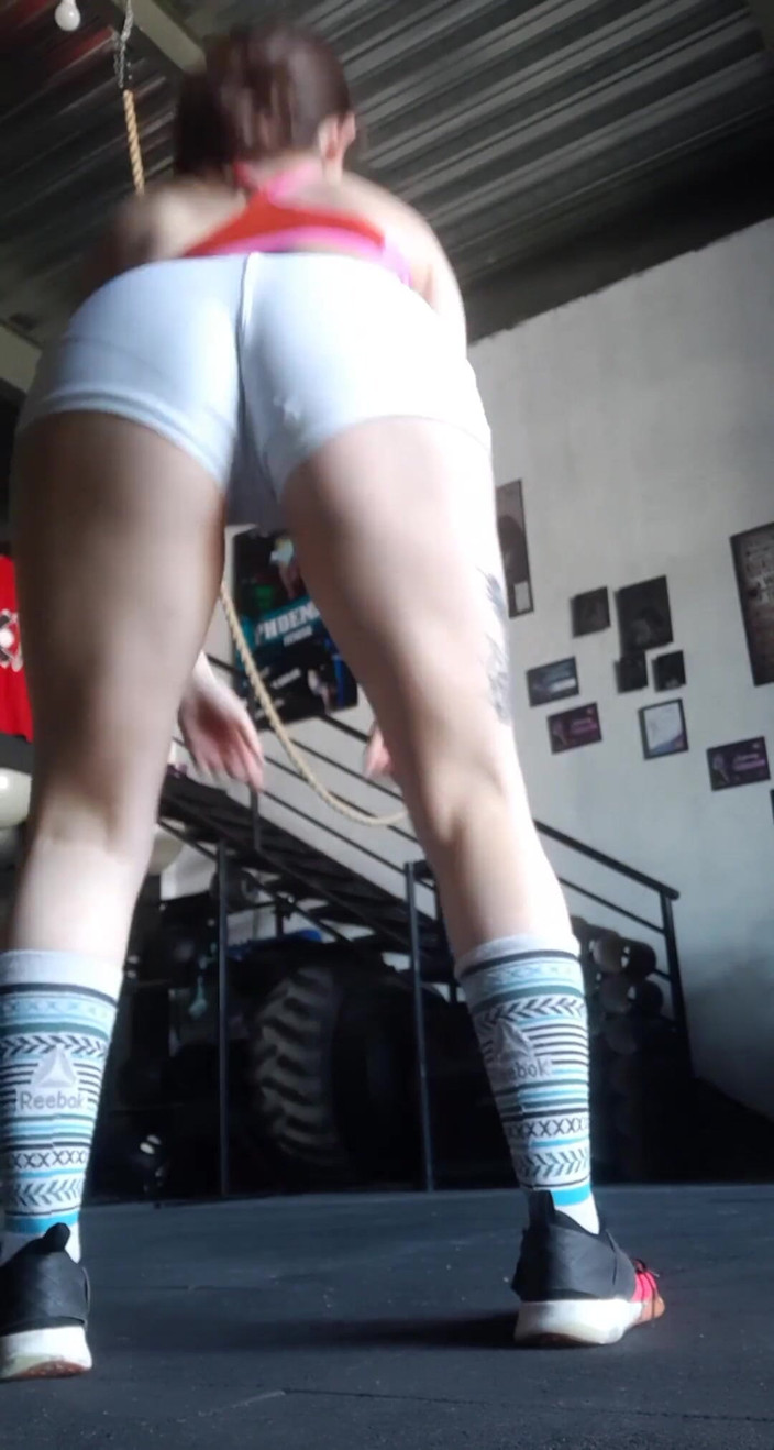 Candy Camille: 私の最初のビデオを覚えていますか、あなたは私が今どのように改善しているかが好きですか?私のページの何が好きで、何が気に入らないのか知りたいです!