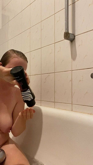 SweetLucy96: Camera in My Shower