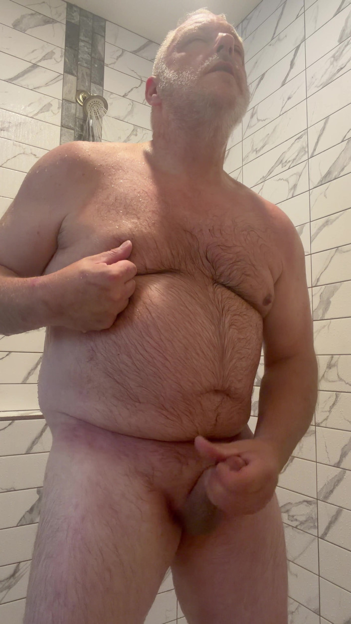 Ryder Knox: Shower Time