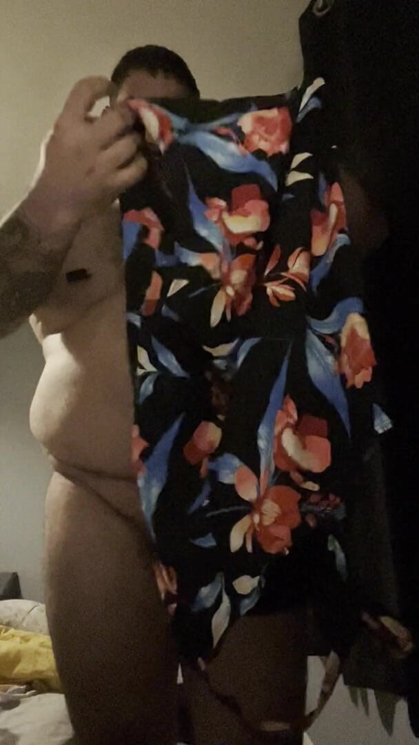 Shaun Cbt: Bondage con morsetti per capezzoli travestito e manette