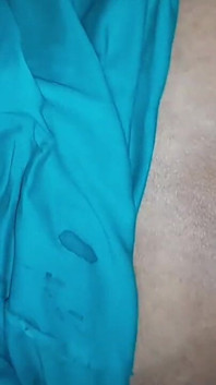 Indosso i miei vestiti e ho