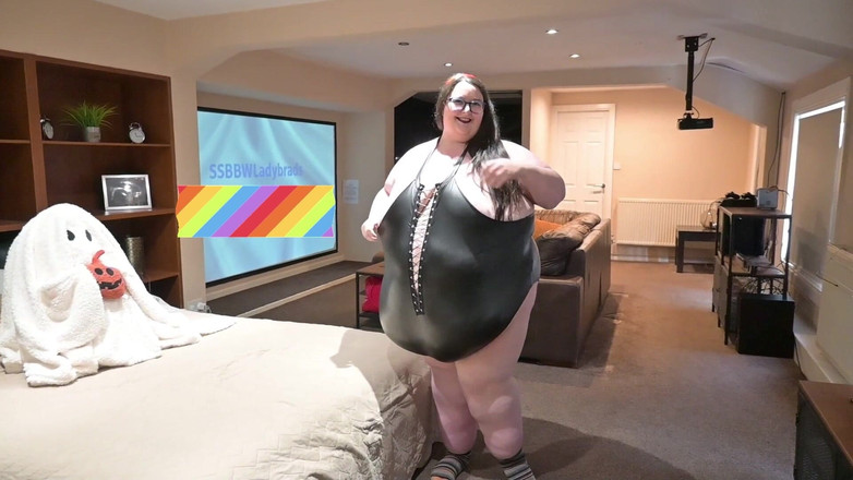 SSBBWLadyBrads: Ssbbw - cewek seksi dengan kostum kulit hitam super semok