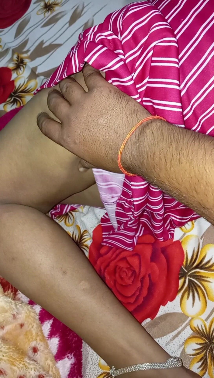 Manjushukla: Güzel amcıklı güzel Hintli kadın