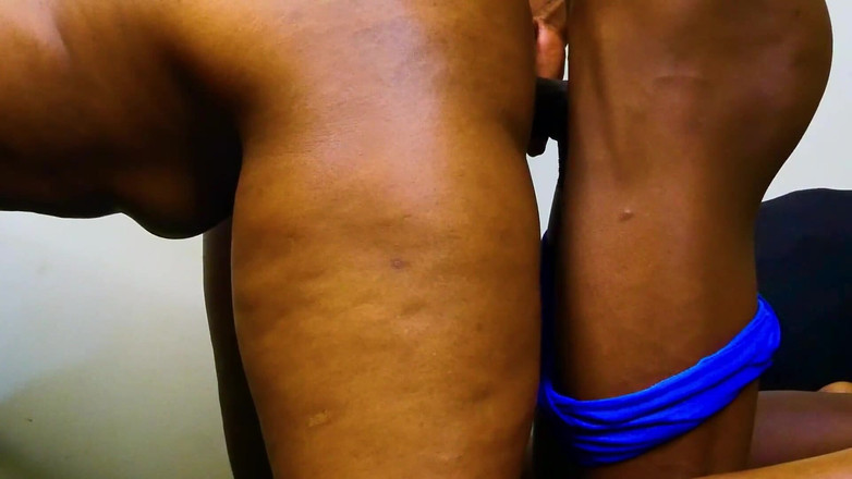 DelamorMotionX: Adik berpantat besar berkongkek gaya doggy