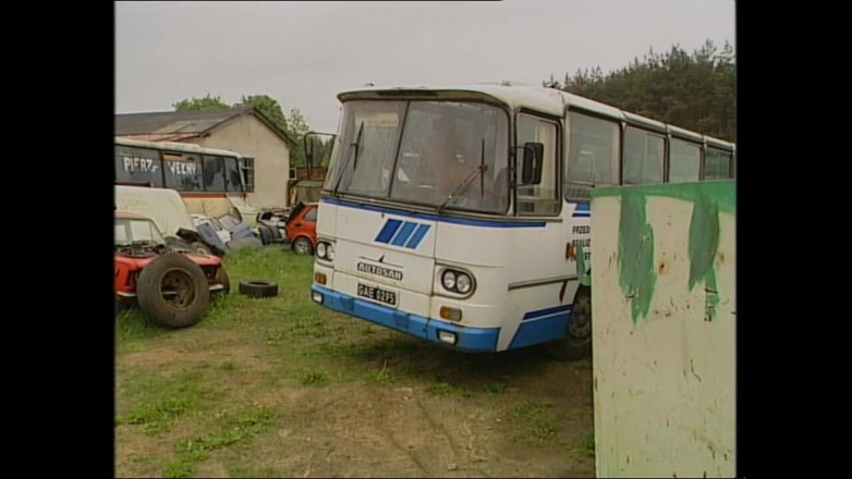 MUSCHI TV - our best full movie: 절망적인 정액 중독자를 위한 베를린 기차역 화장실