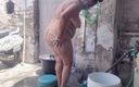 Your love geeta: Indian Bhabhi&amp;#039;s Hot Video While Bathing