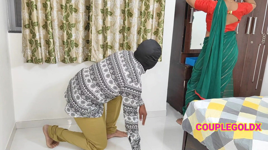 Thieves Sitting Secretly in Komal's House (Couple gold xx)