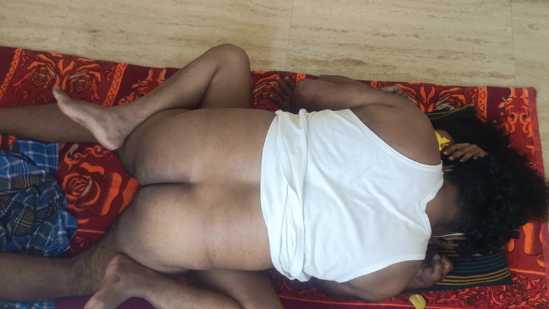 Laxi ammu: Misionářská pozice šukání