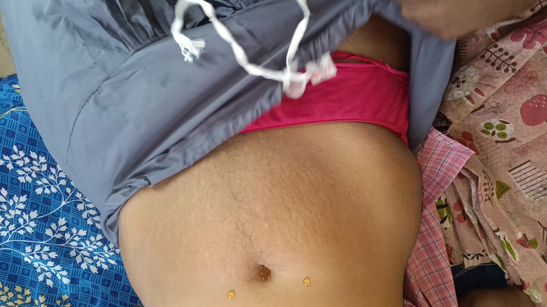 Ilakkiya: Heiße studentin