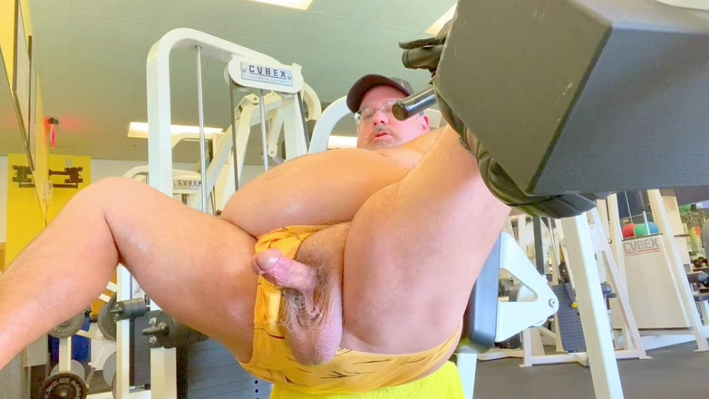 Hand-Free-Daddy-Chub: 체육관에서 대박 사정하는 근육 황소 할망구