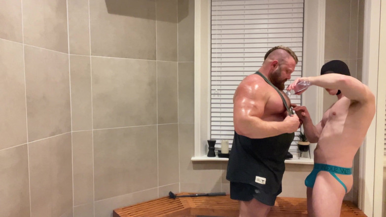 Jack stacked: Tôn thờ cơ bắp