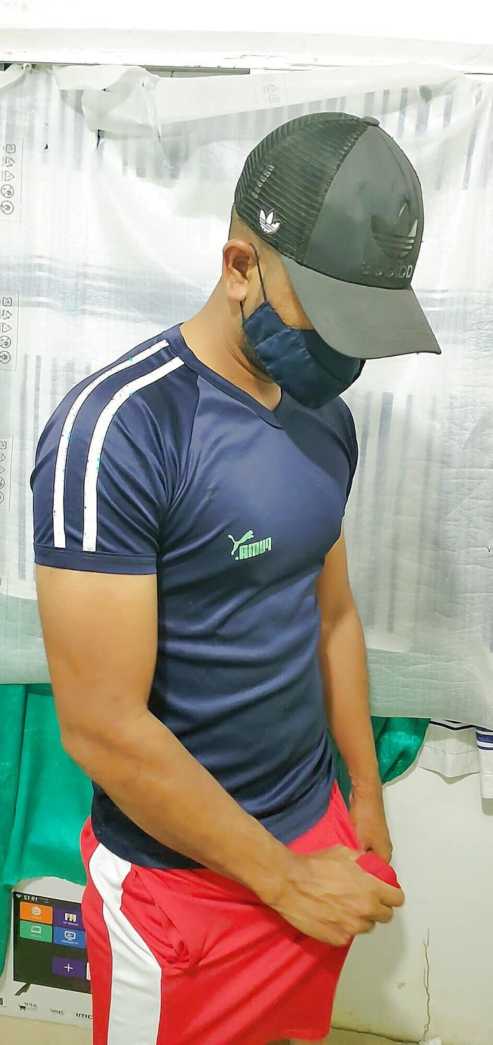 Charlieburrito: 肌肉发达的同性恋印度人自慰