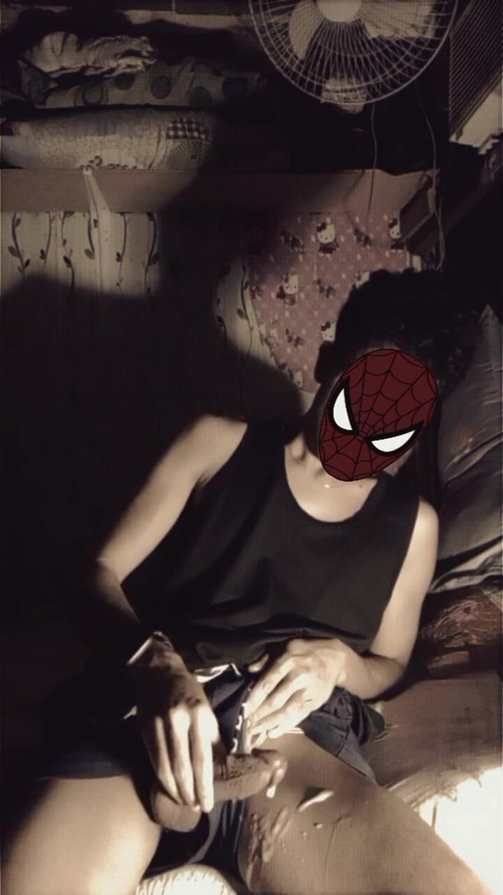 SunflowerBaby: Мастурбувати, перебуваючи на самоті в кімнаті