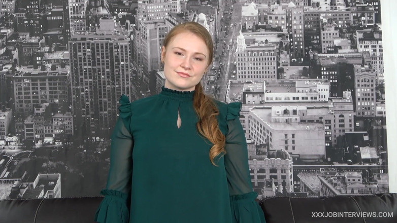 XXX Job Interviews: La Splendida Roscia Mangia Un Creampie Ala Anale!