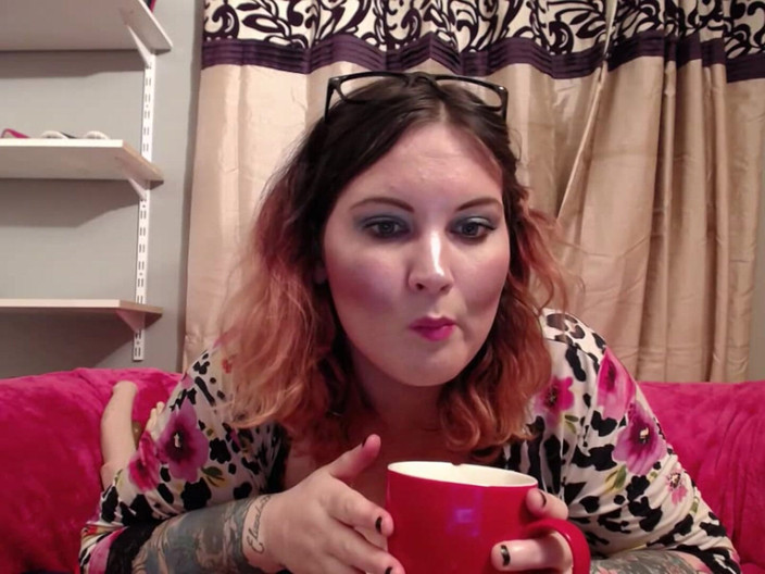 MissFFW: Panna Ffw uwielbia chrupiące kostki lodu