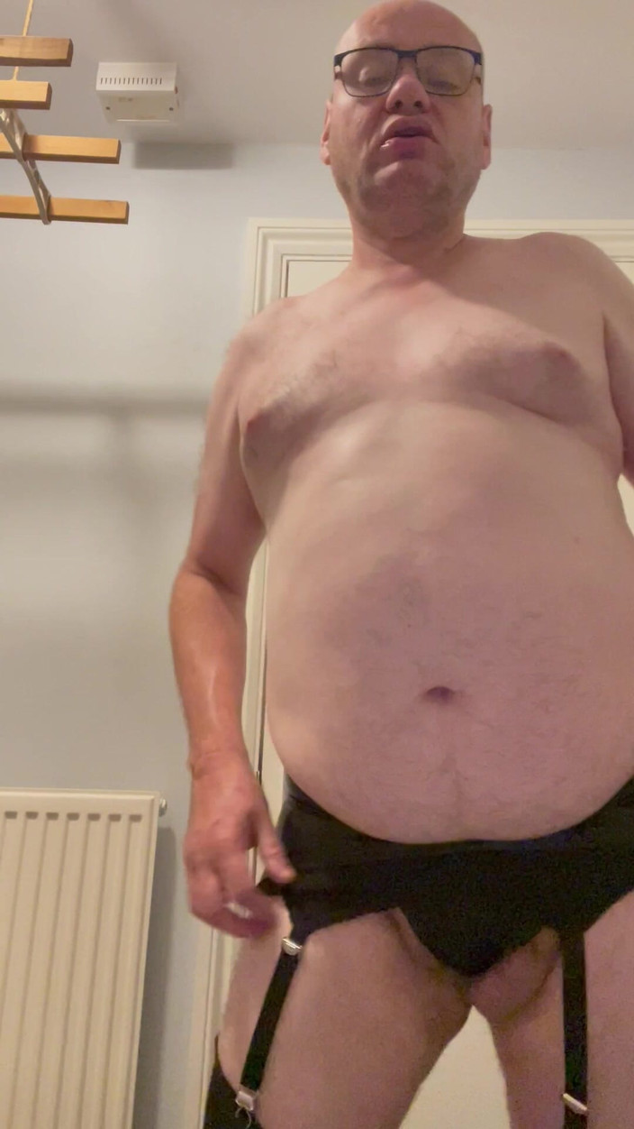 Julian sharp: Джуліан Шарп з чорними панчохами