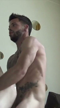 若い男は男が好きだ