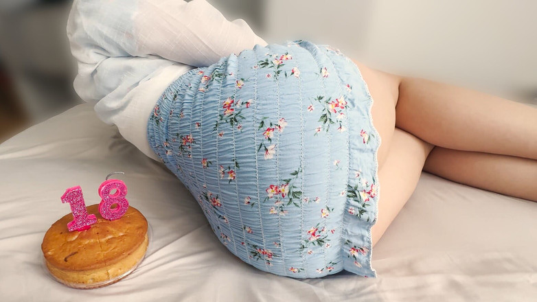 Misty Queen: "Сьогодні мені виповниться 18 років, вітчим, покажи мені, що таке секс, я заздрю своїм друзям"