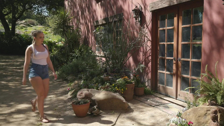 All Girl Massage: All girl masáž - nezbedná masérka Cadence Lux se baví při šukání...