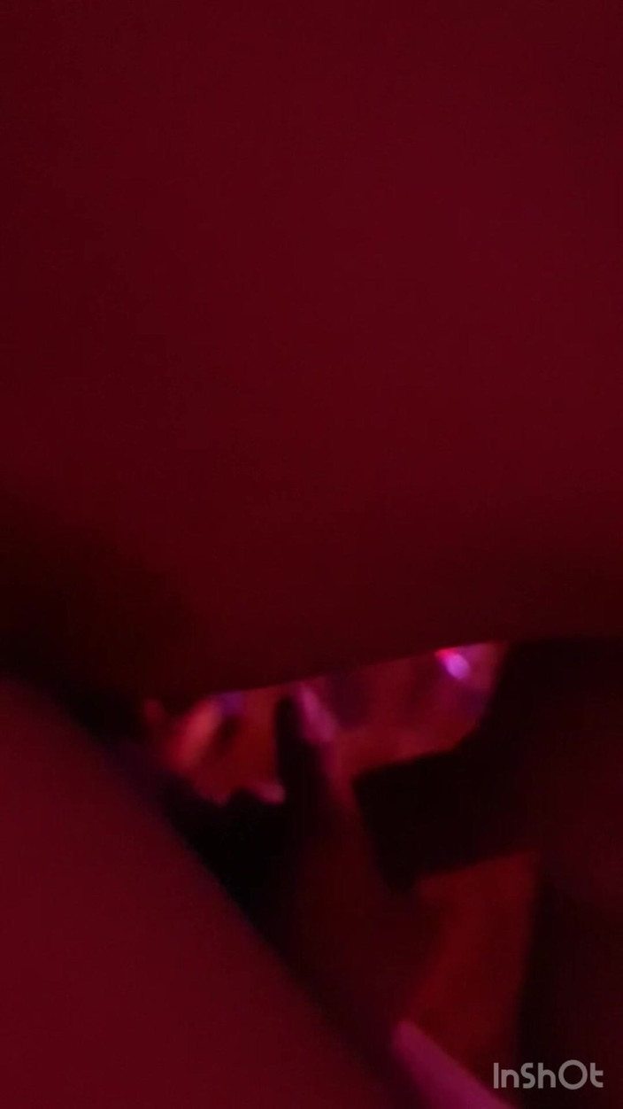 Jointqueen: Я смокчу його член, поки він облизує мої сексуальні пальці ніг