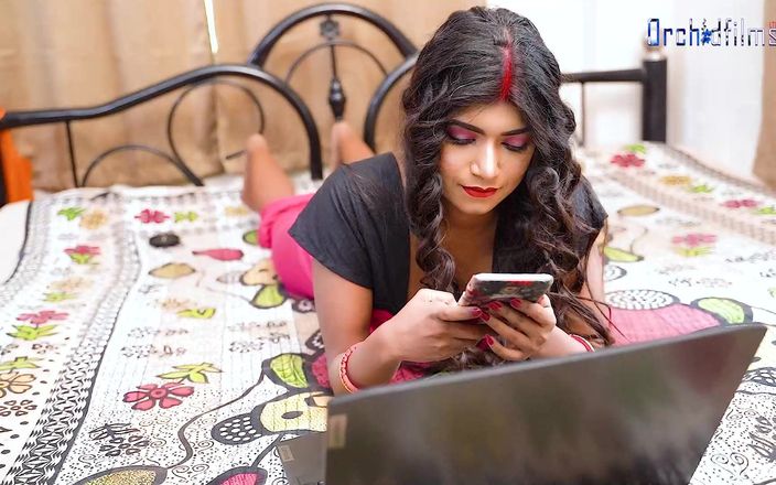 Xtramood: Desi dirty bhabi wants big cock of her laptop service...