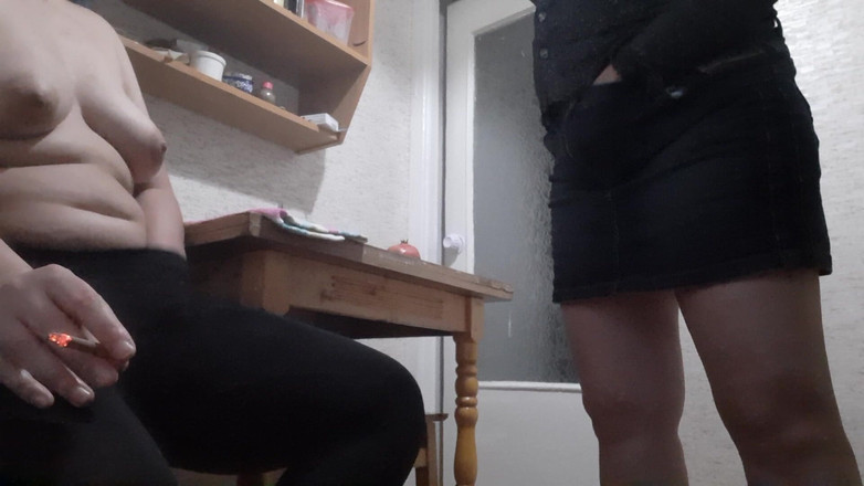 Lesbian-illusion: Le ragazze fetish fumano e sborrano - illusione lesbica