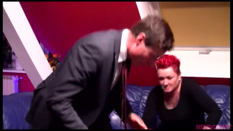 Czech Pornzone: Seksi şişman kaltak sert yarak alıyor