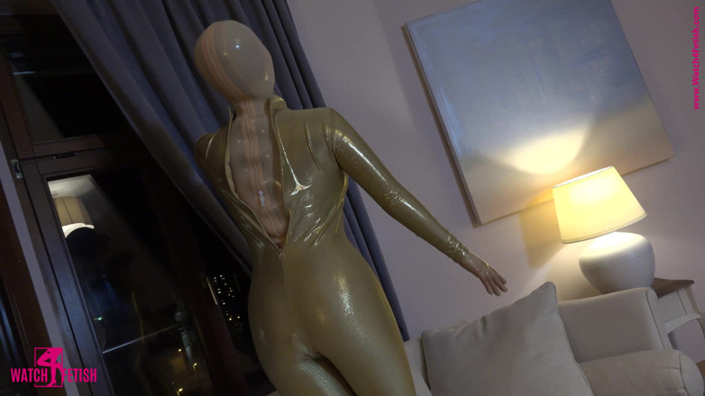 Fem Latex: Latex mastrubation