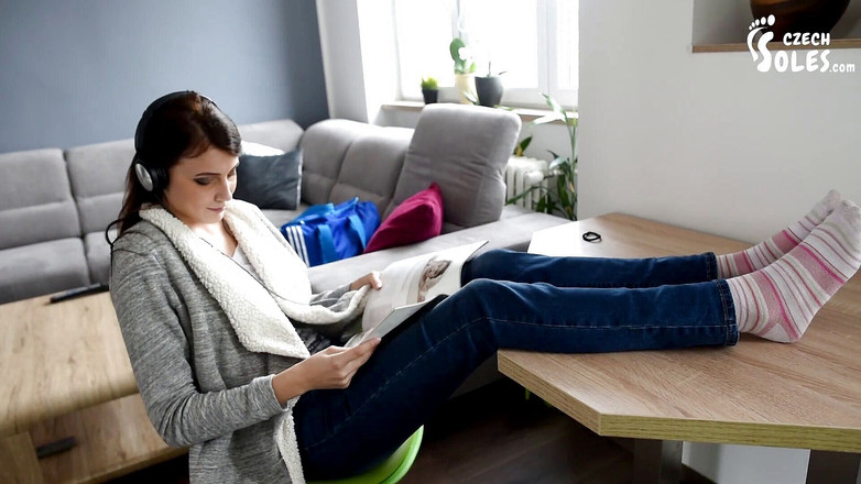 Czech Soles - foot fetish content: Idealne stopy na twarzy - POV