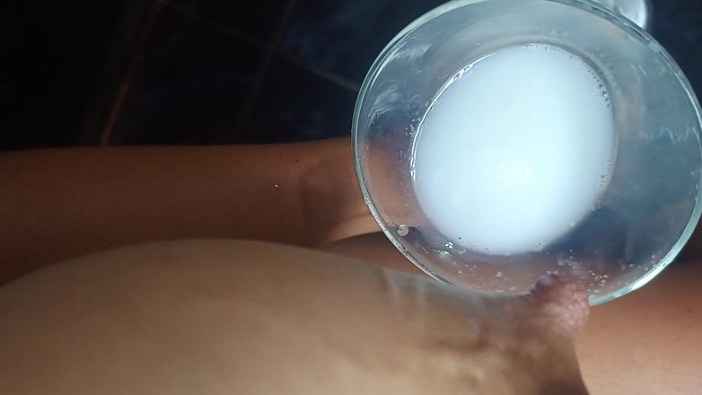 princess_andrea_: High Pressure Milk Spray!