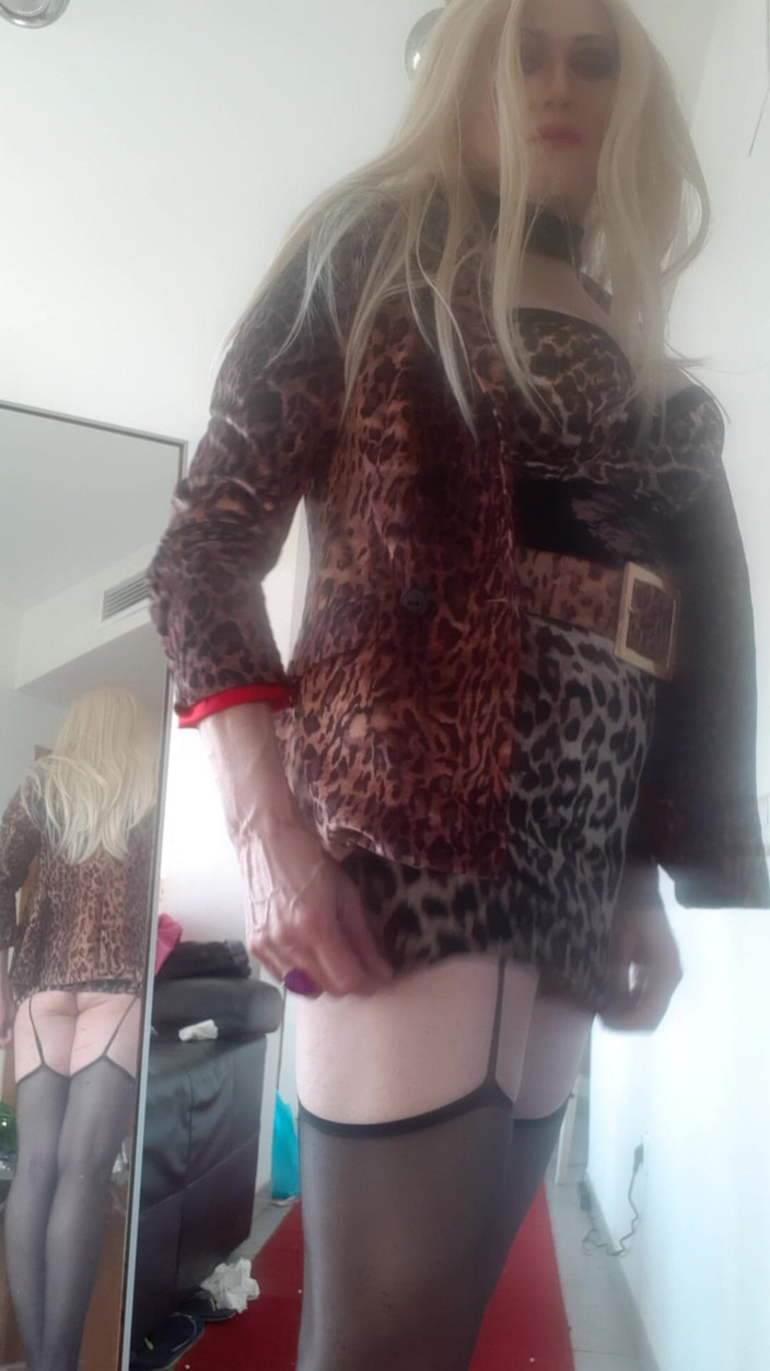 Tatiana Zorrita: परिपक्व सुनहरे बालों वाली Trans