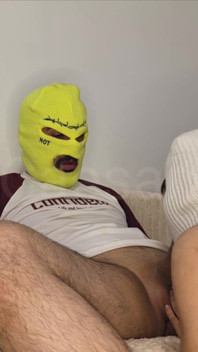 Sesiune lungă de sărutări adânci și futai dur cu plasă twink