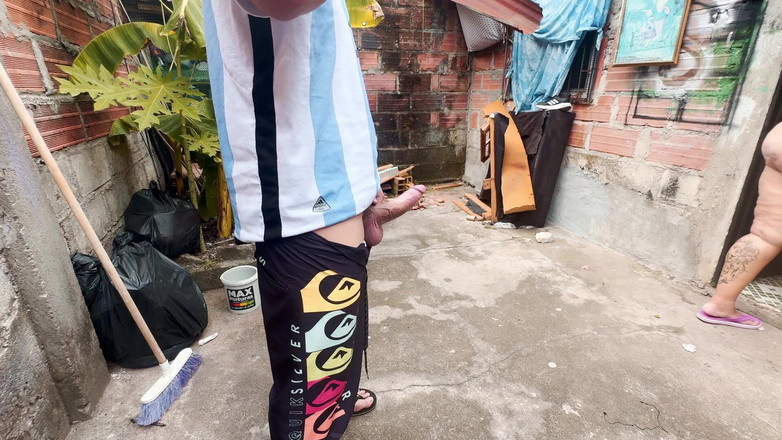 Lexly_16: 变态熟女在工作中操她的员工