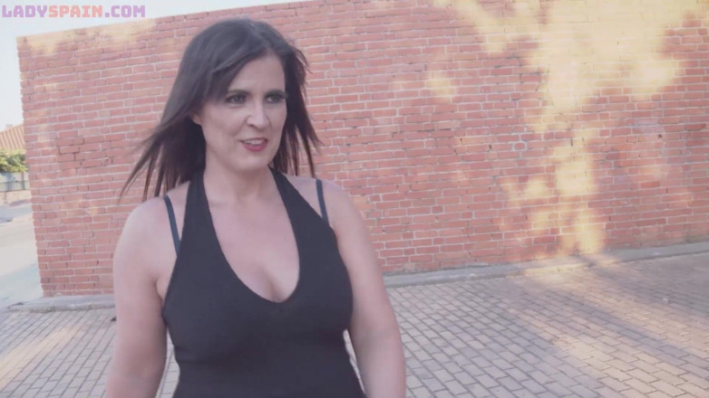 Lady Spain: Mature Curvy Woman Has Hard Orgasms by Making a Threesome...