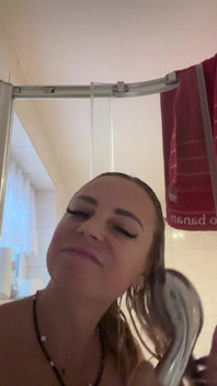 I Have a Very Wet Pussy When I Play in the Bath and Masturbate My Unshaven Smelly Pussy Under the Shower