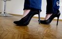 Czech Soles - foot fetish content: BBW girl in high heels