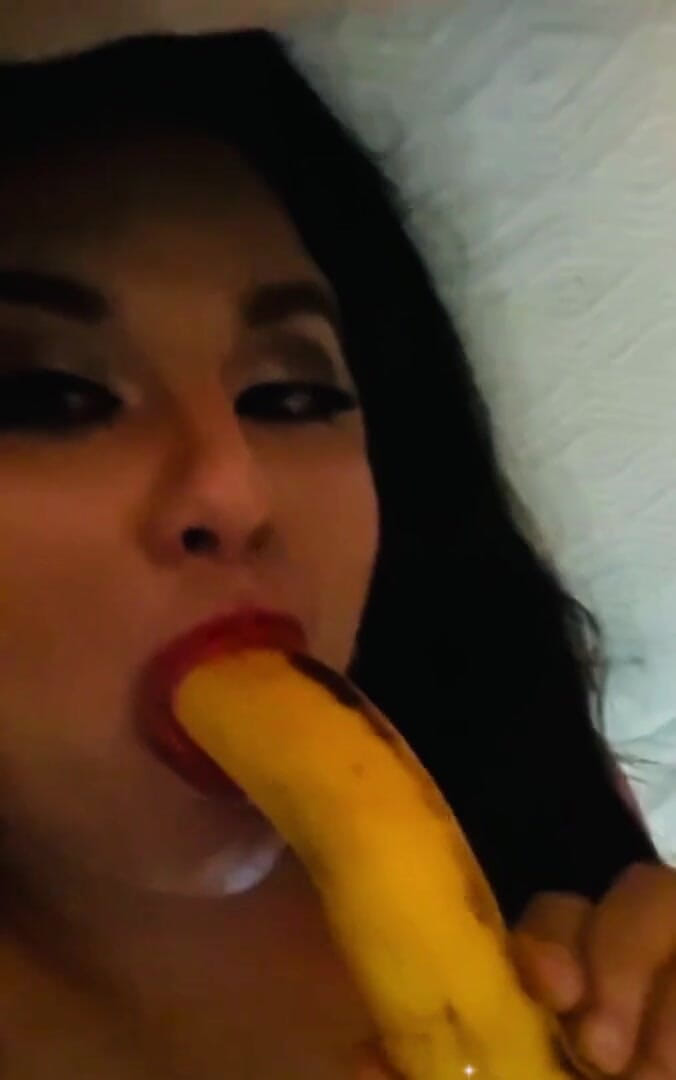 Miss Madii: Głębokie gardło banana blow job