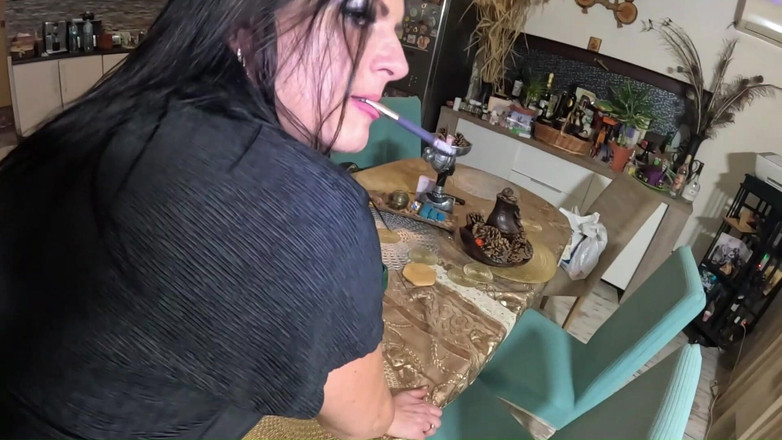 MilfyCalla: Fumare, Masturbazione E Triplo Facciale per Le Mie Calze E...