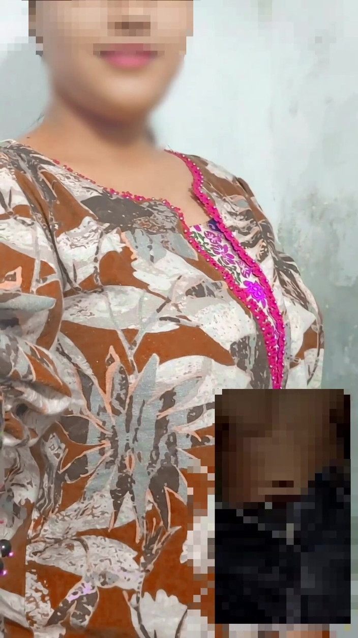 Muscool: Дезі незаймана дівчина дрочить або відеодзвінок для свого зведеного брата