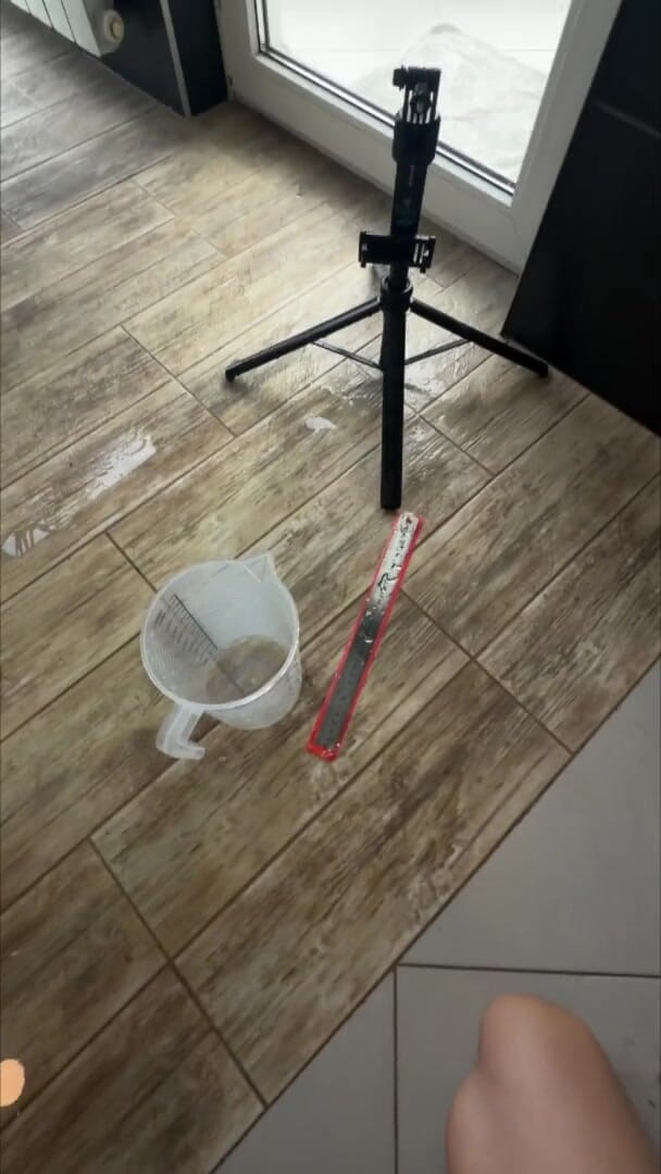 PeeAriel: Extreme Long Distance - Powerful Pee Flow From a Full Bladder -...