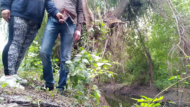 OurFetishLife: Madrastra milf cuida de hijastro en la naturaleza