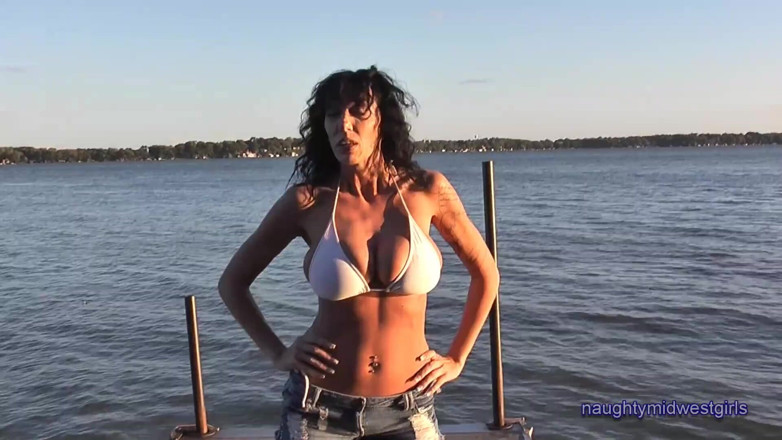 NaughtyMidwestGirls: Alia Janine - Hemkommande avrunknings
