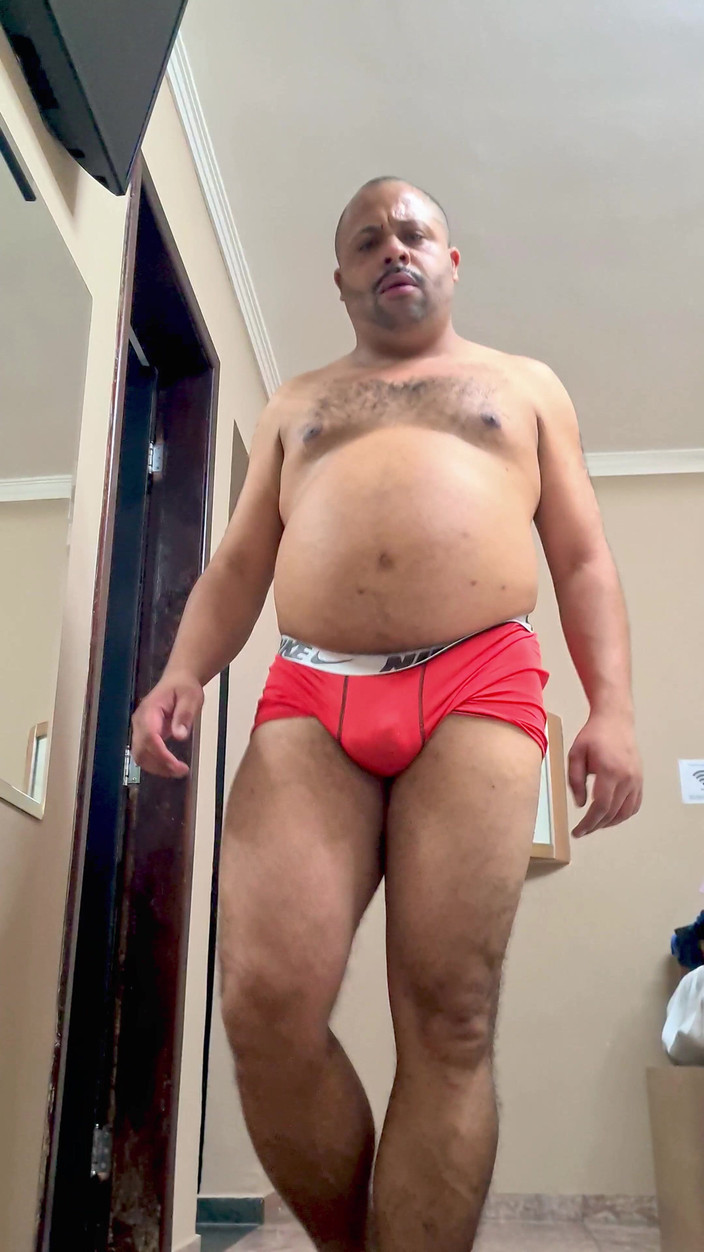 Punchbagplz: Bearzinho Black - 第一人称视角高跟鞋体验