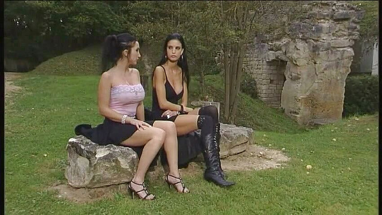 Fuck me Hard: Kerel buigt haar voorover en neukt haar kont in one...